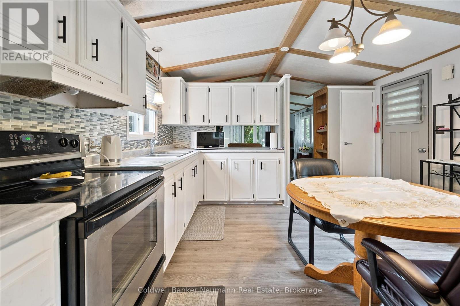 93 Maple - 1294 Concession 8 Road W, Hamilton, Ontario  N0B 2J0 - Photo 11 - X12873164