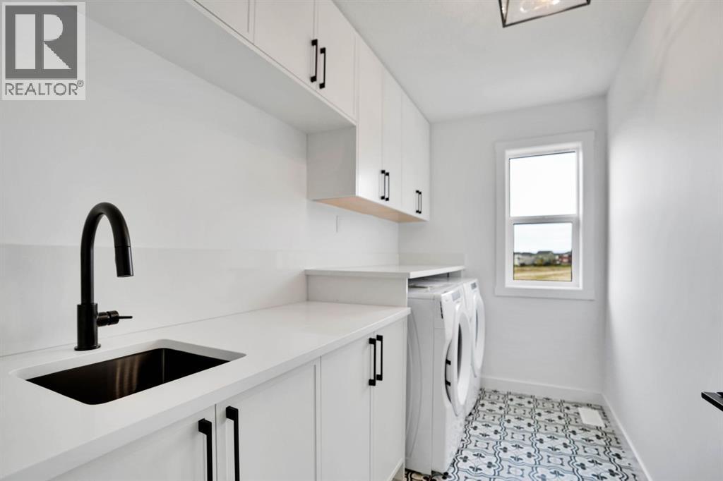 75 Sunvalley Way, Cochrane, Alberta  T4C 0X8 - Photo 14 - A2278946