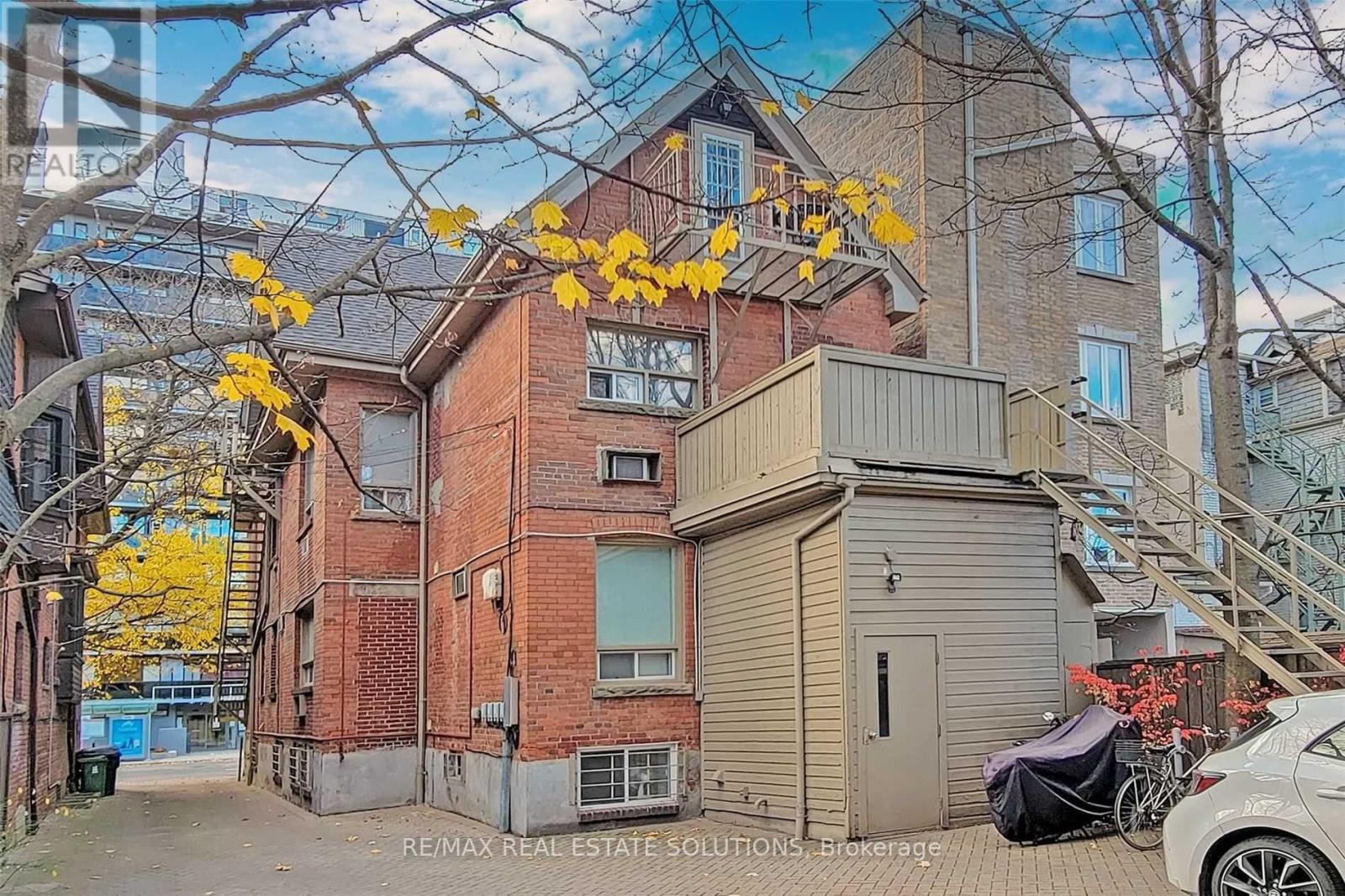 93 Spadina Road, Toronto, Ontario  M5R 2T1 - Photo 2 - C12873104