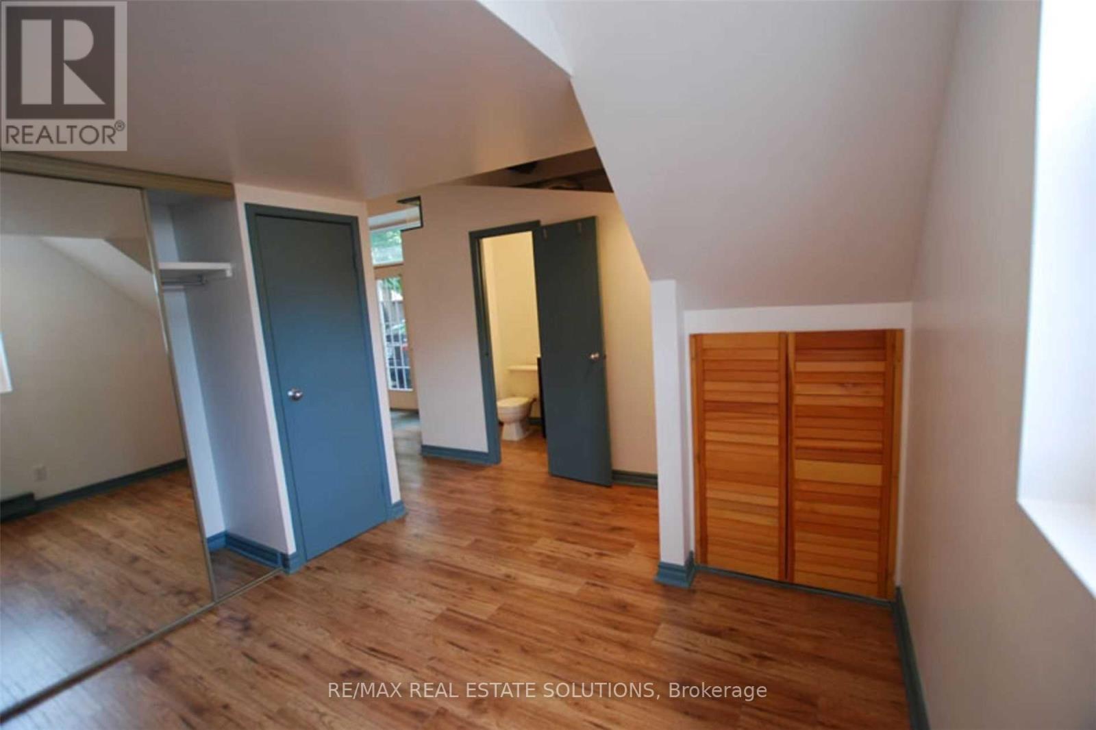 93 Spadina Road, Toronto, Ontario  M5R 2T1 - Photo 5 - C12873104