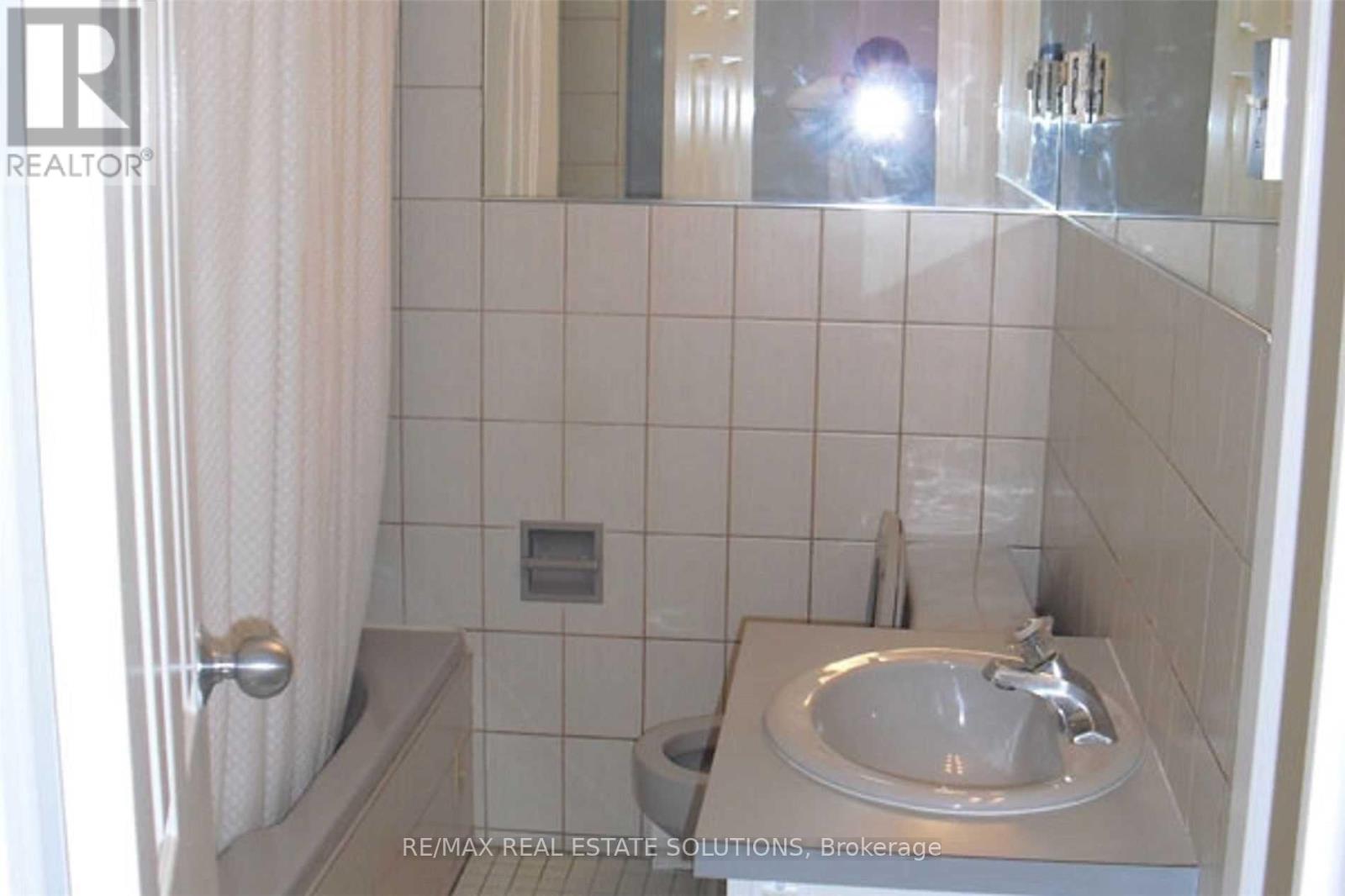 93 Spadina Road, Toronto, Ontario  M5R 2T1 - Photo 8 - C12873106