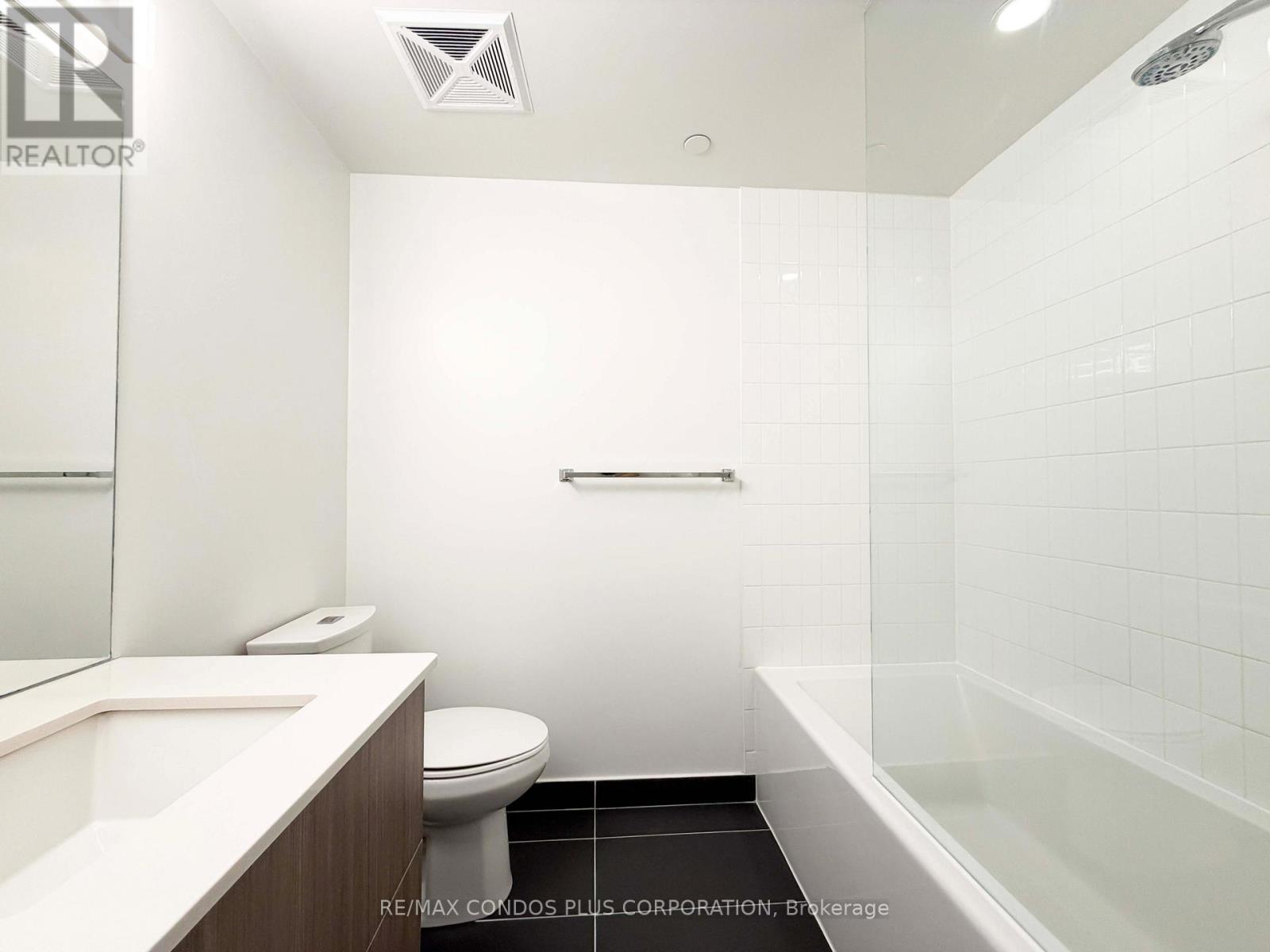 2410 - 210 Simcoe Street, Toronto, Ontario  M5T 0A9 - Photo 10 - C12873158