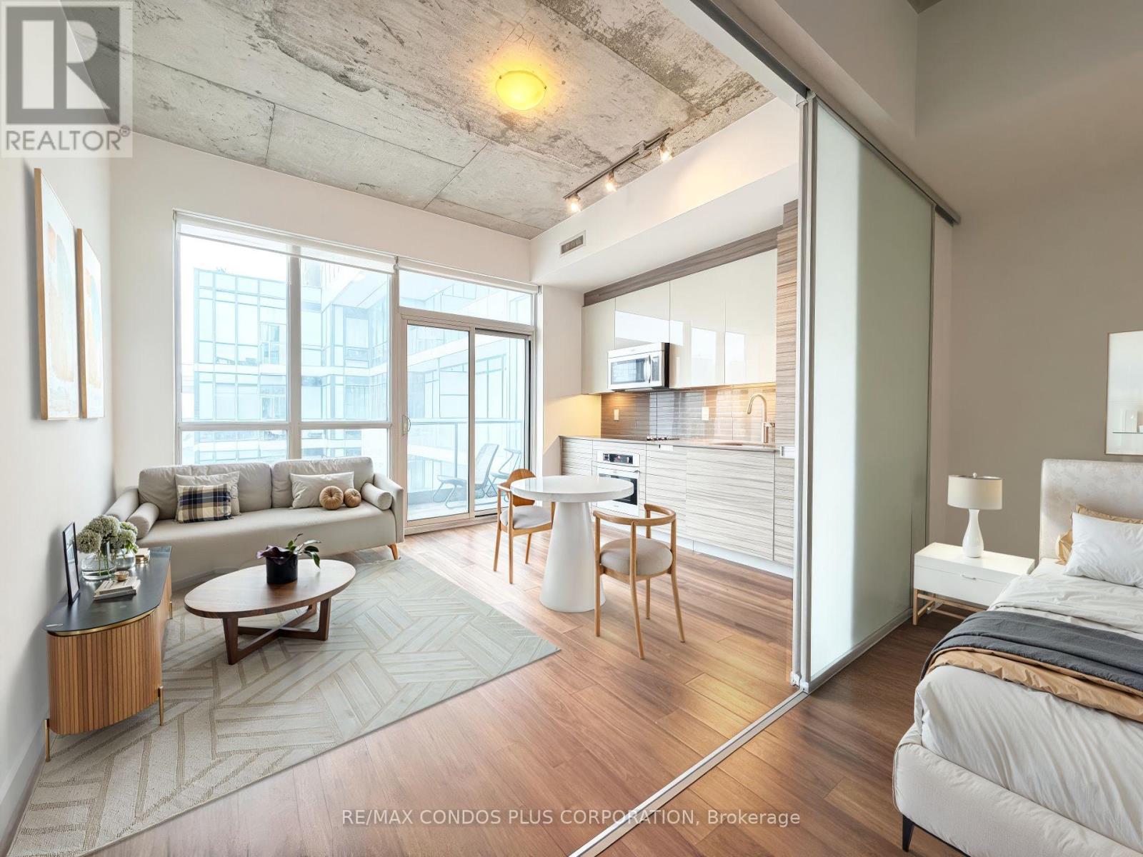 2410 - 210 Simcoe Street, Toronto, Ontario  M5T 0A9 - Photo 6 - C12873158