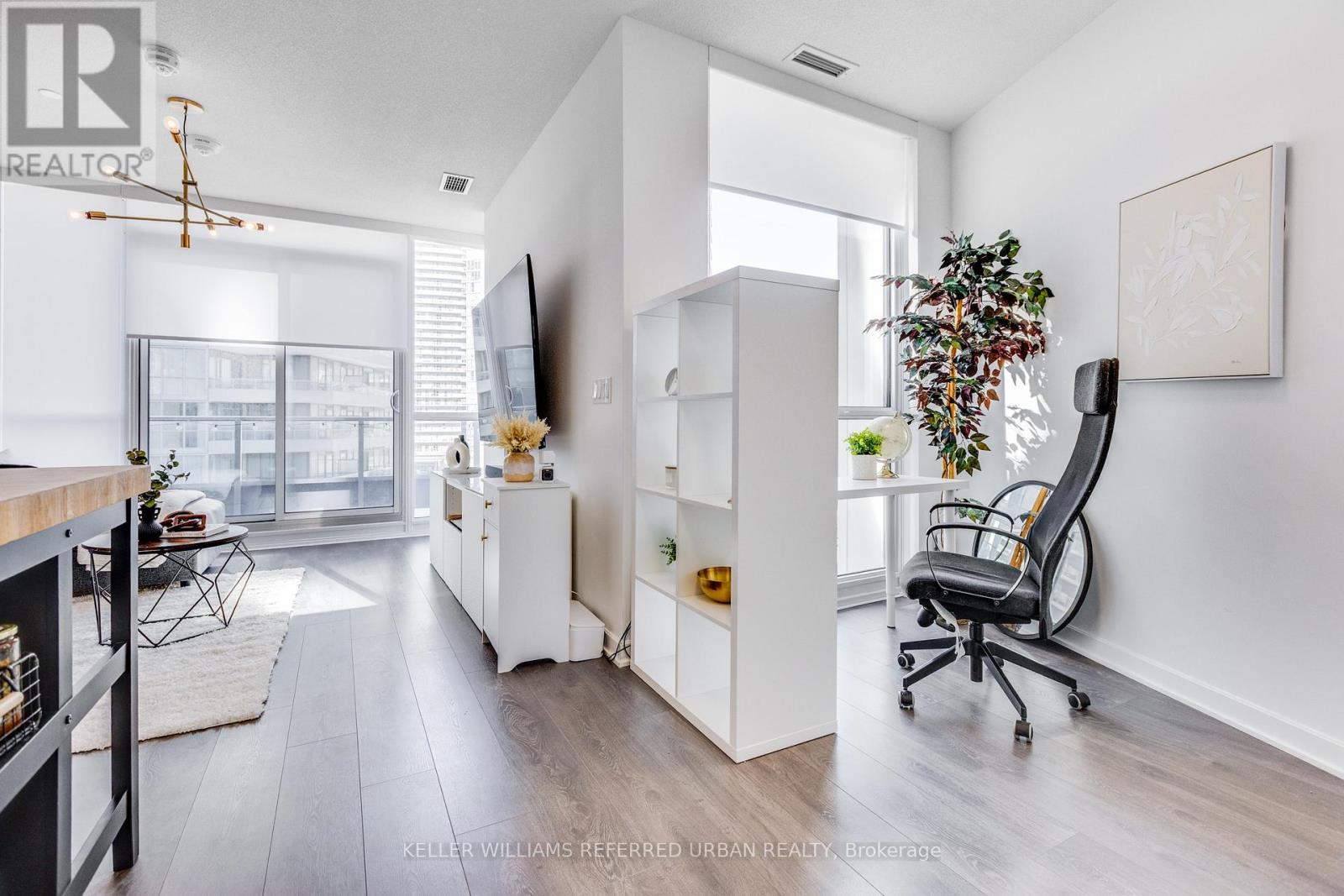 505 - 38 Forest Manor Road, Toronto, Ontario  M2J 0H4 - Photo 5 - C12873192