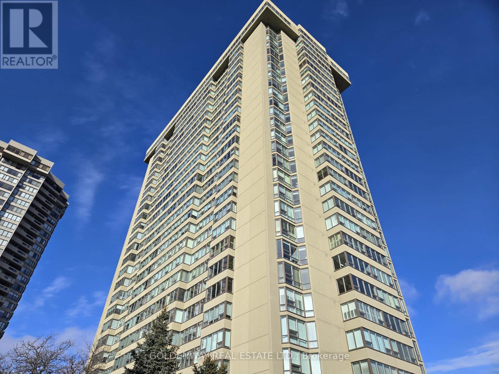 <div class="slider-price">$688,000</div><p>808 - 55 Skymark Drive, Toronto, Ontario</p>