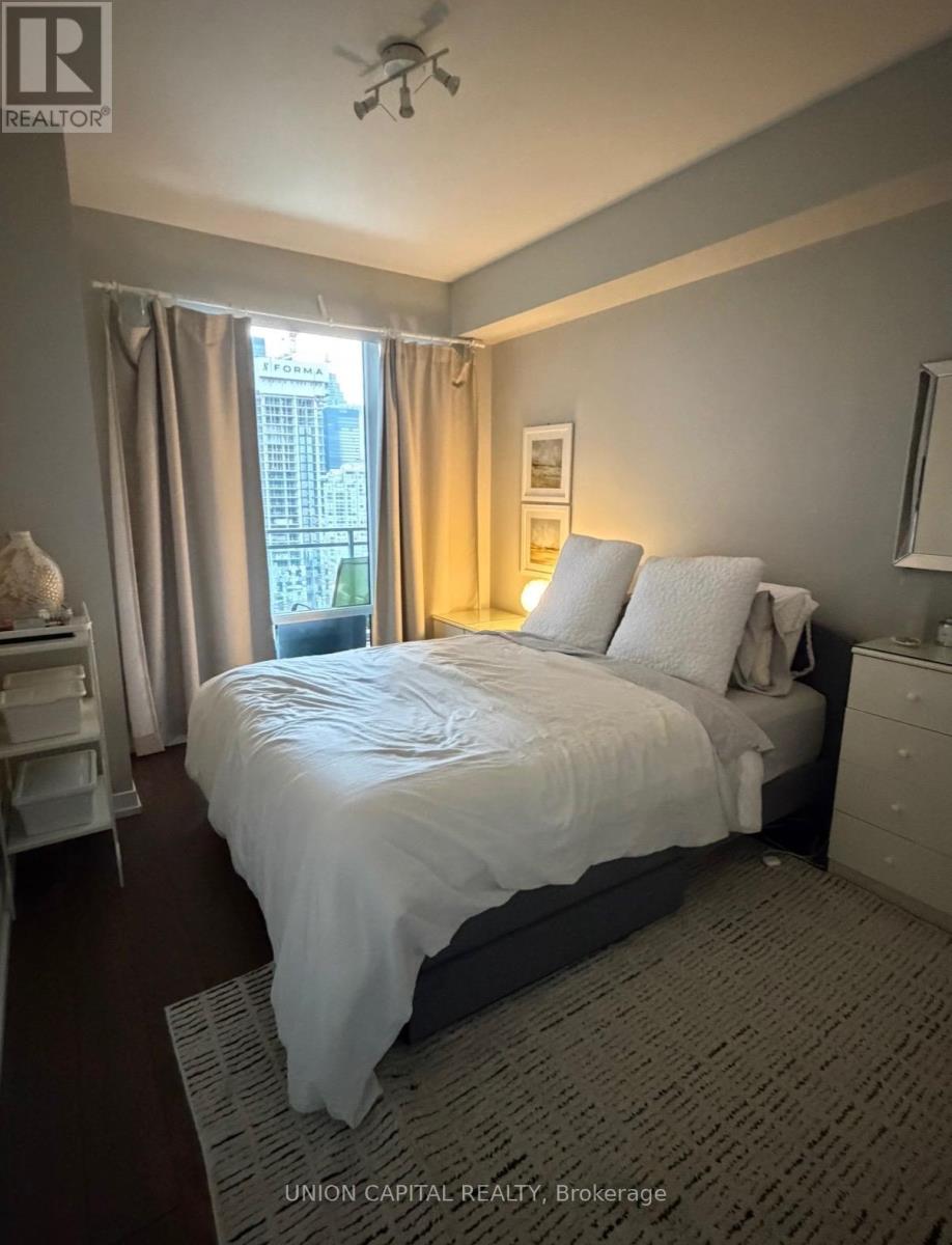 1807 - 21 Widmer Street, Toronto, Ontario  M5V 0B8 - Photo 16 - C12873236