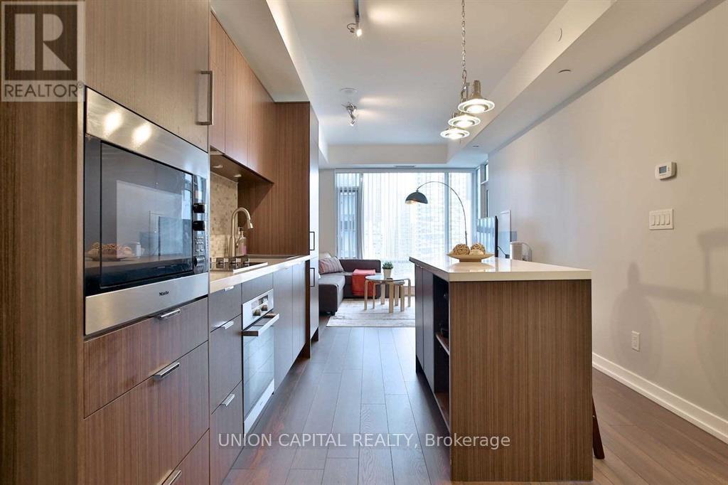 1807 - 21 Widmer Street, Toronto, Ontario  M5V 0B8 - Photo 4 - C12873236