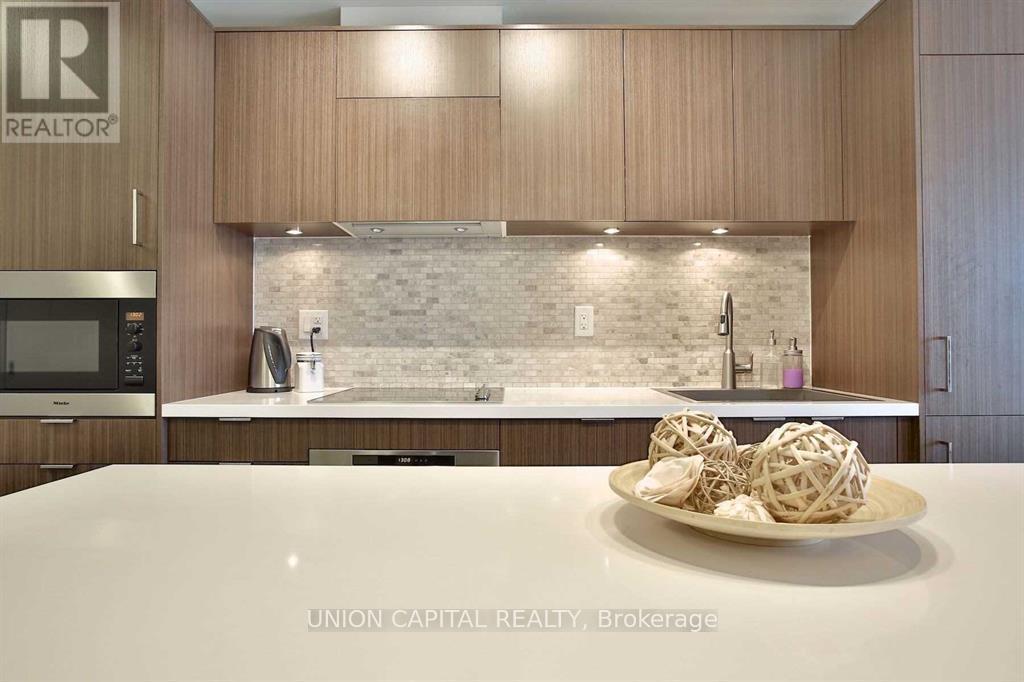 1807 - 21 Widmer Street, Toronto, Ontario  M5V 0B8 - Photo 8 - C12873236