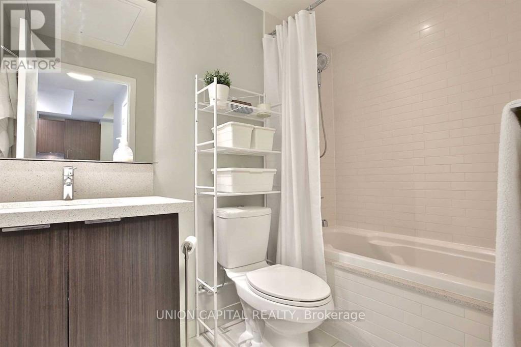 1807 - 21 Widmer Street, Toronto, Ontario  M5V 0B8 - Photo 9 - C12873236