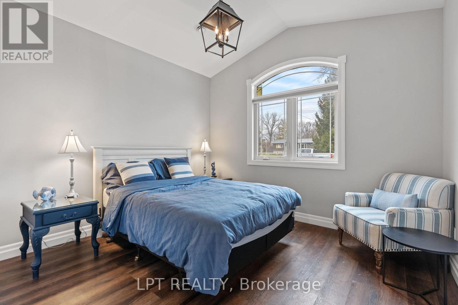 8439 Lazy Lane, Lambton Shores, Ontario  N0M 2N0 - Photo 14 - X12873068