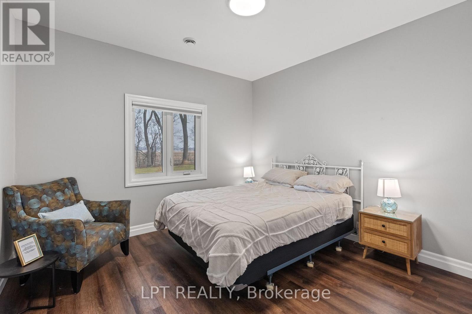 8439 Lazy Lane, Lambton Shores, Ontario  N0M 2N0 - Photo 17 - X12873068