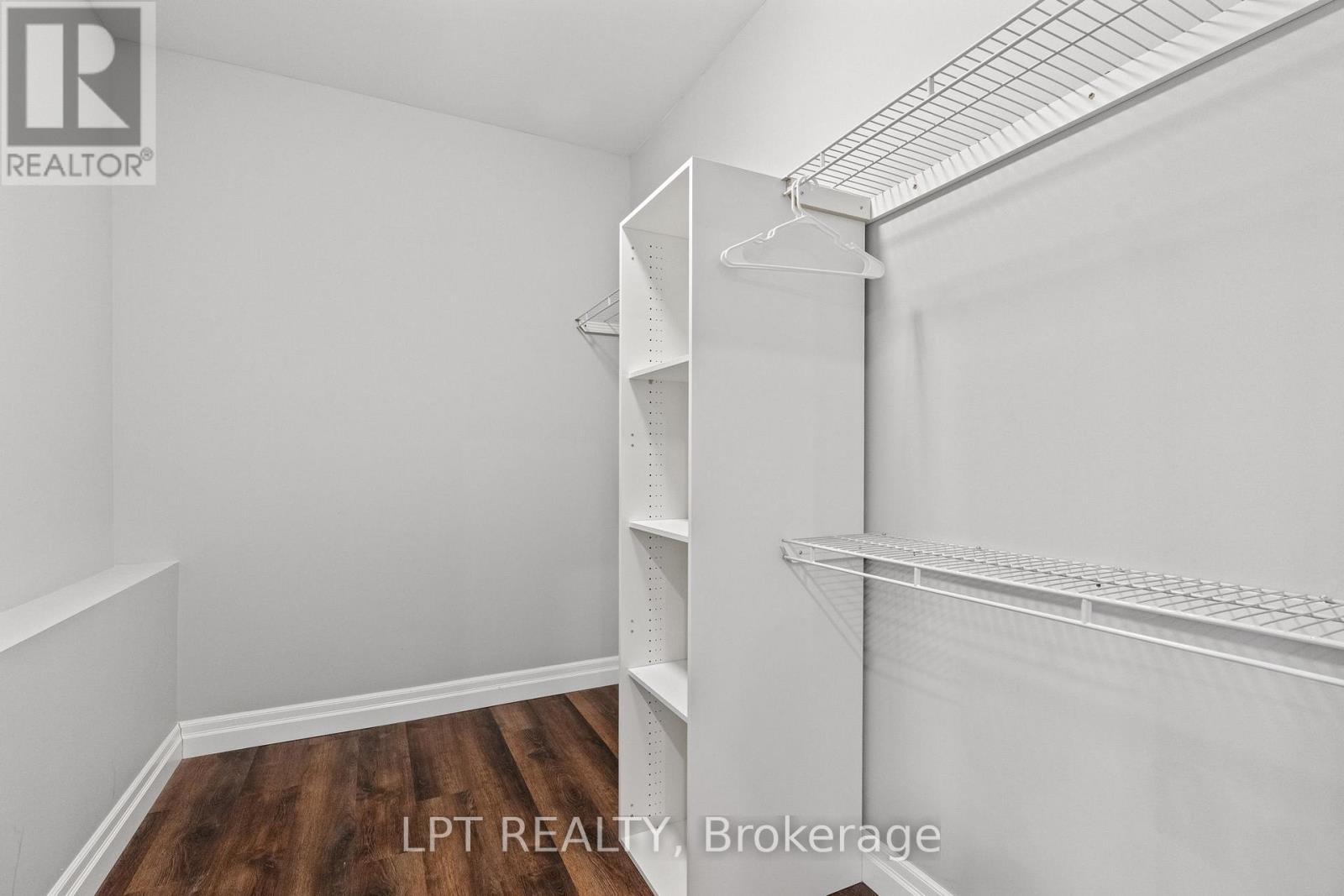 8439 Lazy Lane, Lambton Shores, Ontario  N0M 2N0 - Photo 26 - X12873068