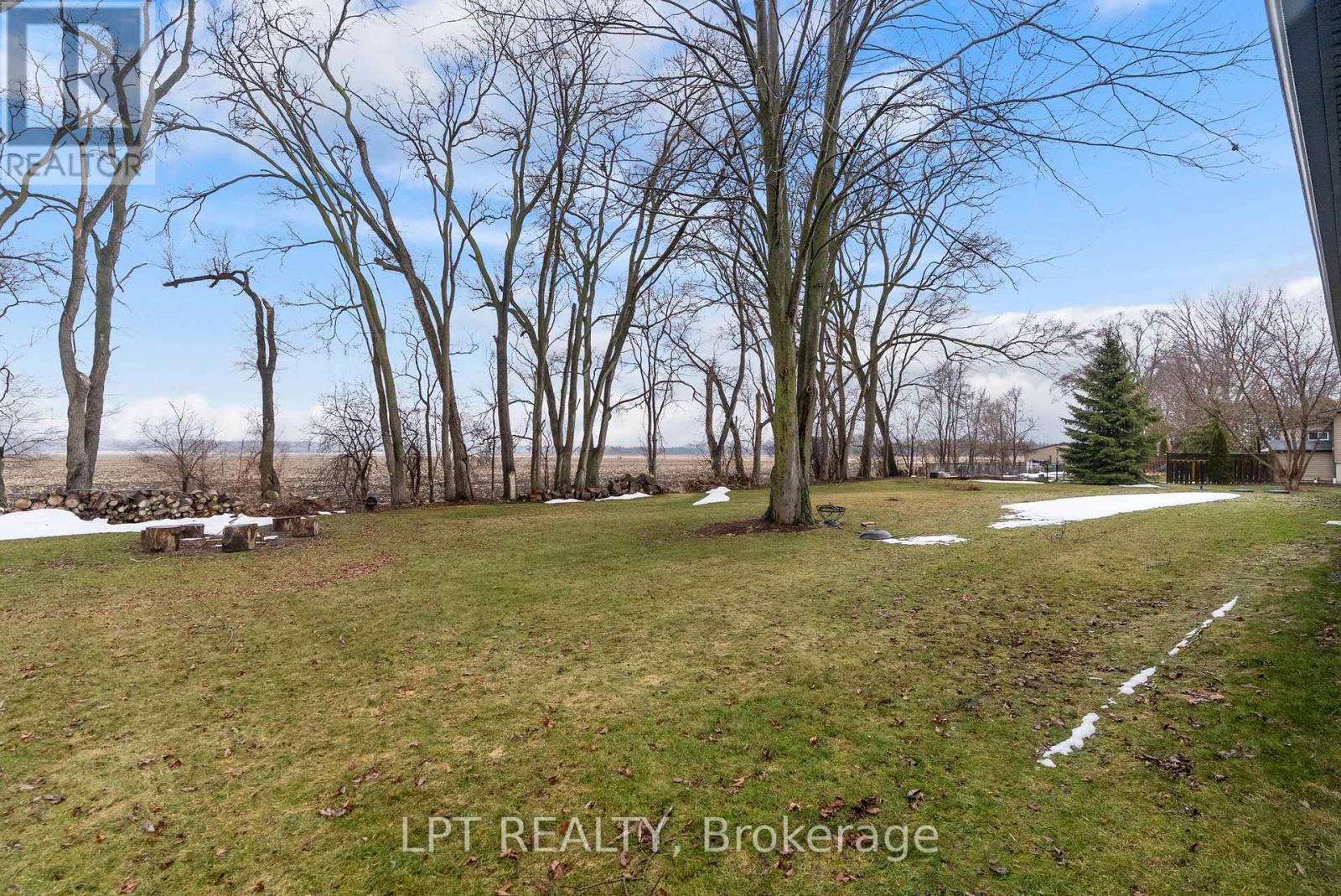 8439 Lazy Lane, Lambton Shores, Ontario  N0M 2N0 - Photo 42 - X12873068