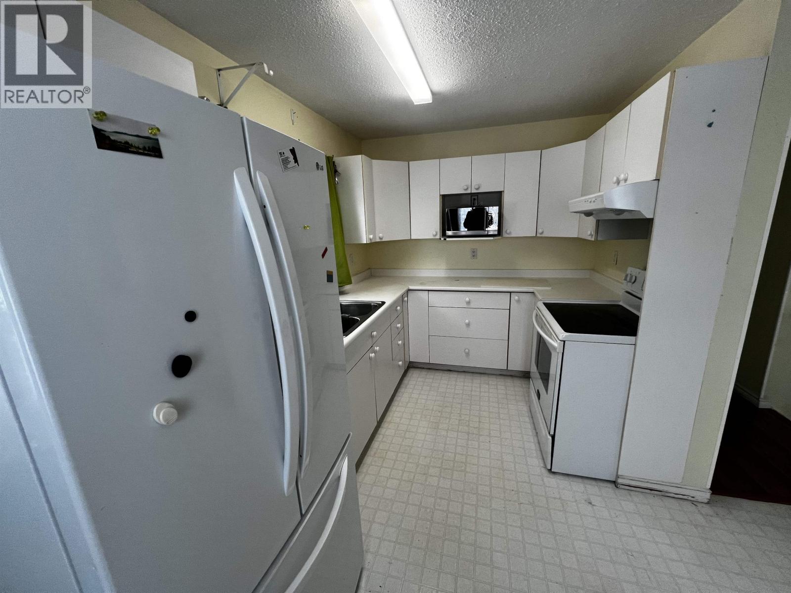 22 Regan Street, Granisle, British Columbia  V0J 1W0 - Photo 3 - R3098630