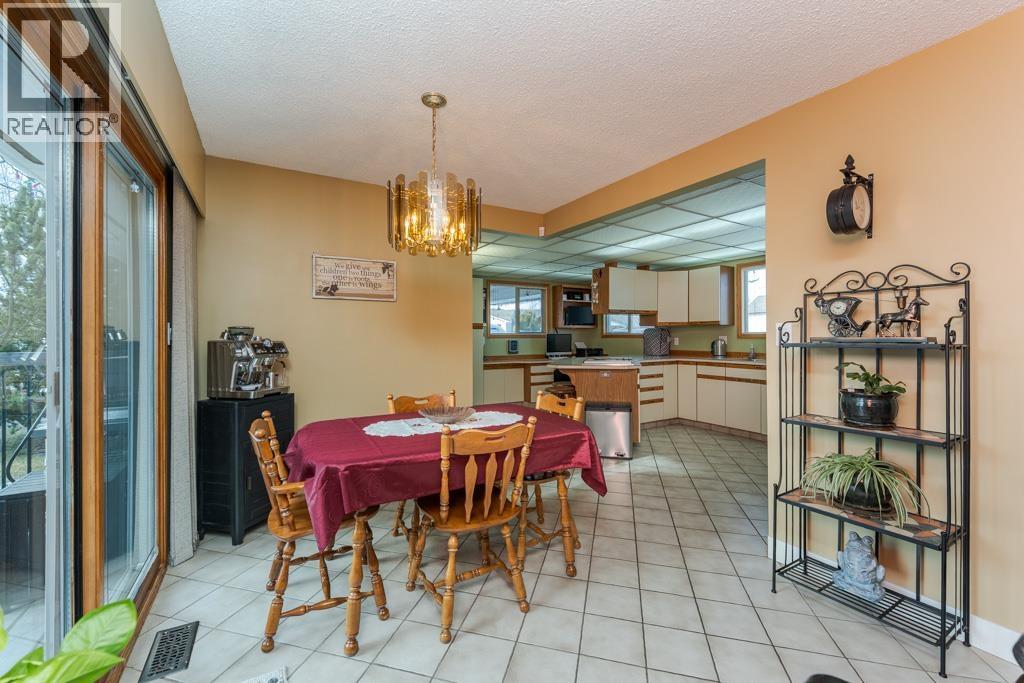 592 Radcliffe Drive, Prince George, British Columbia  V2M 3N6 - Photo 9 - R3098845