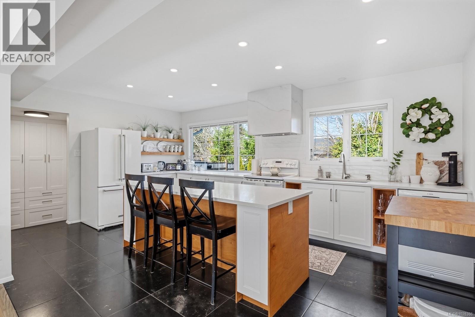 1814 Grieve Ave, Courtenay, British Columbia  V9W 2W7 - Photo 5 - 1028386