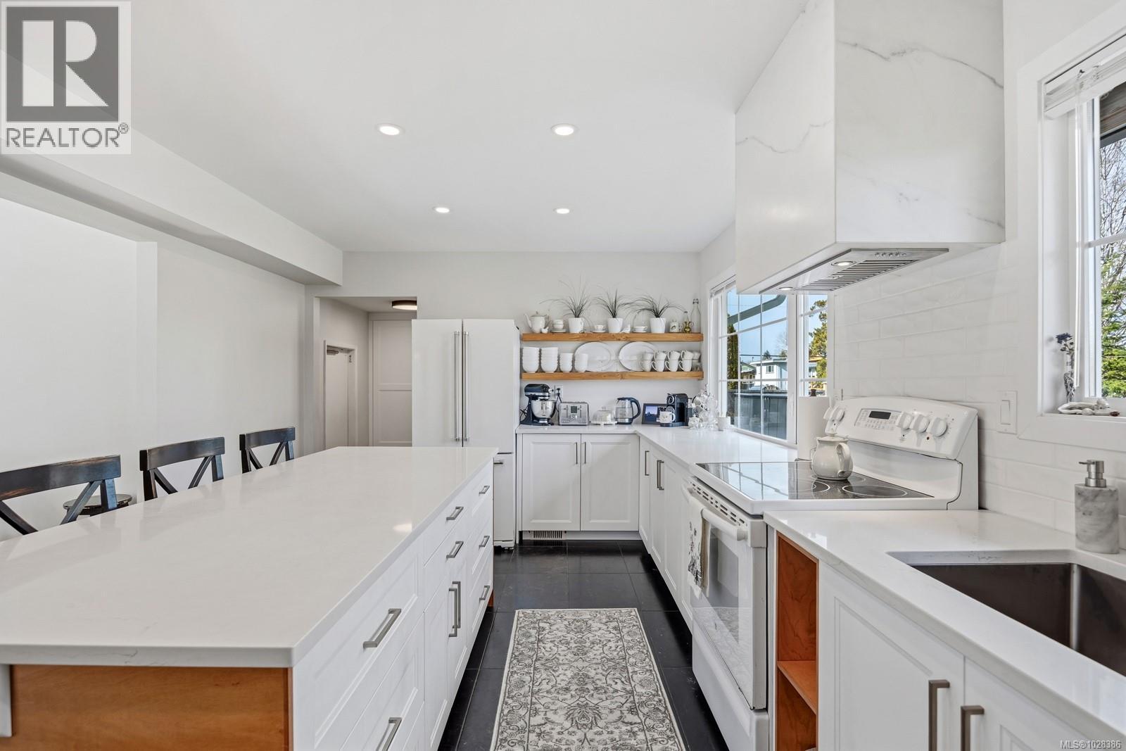 1814 Grieve Ave, Courtenay, British Columbia  V9W 2W7 - Photo 6 - 1028386