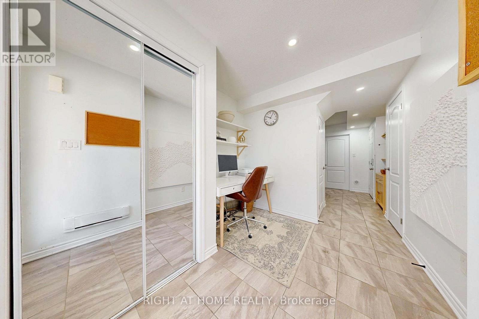 72 Ayers Crescent, Toronto, Ontario  M1L 0C4 - Photo 4 - E12873116