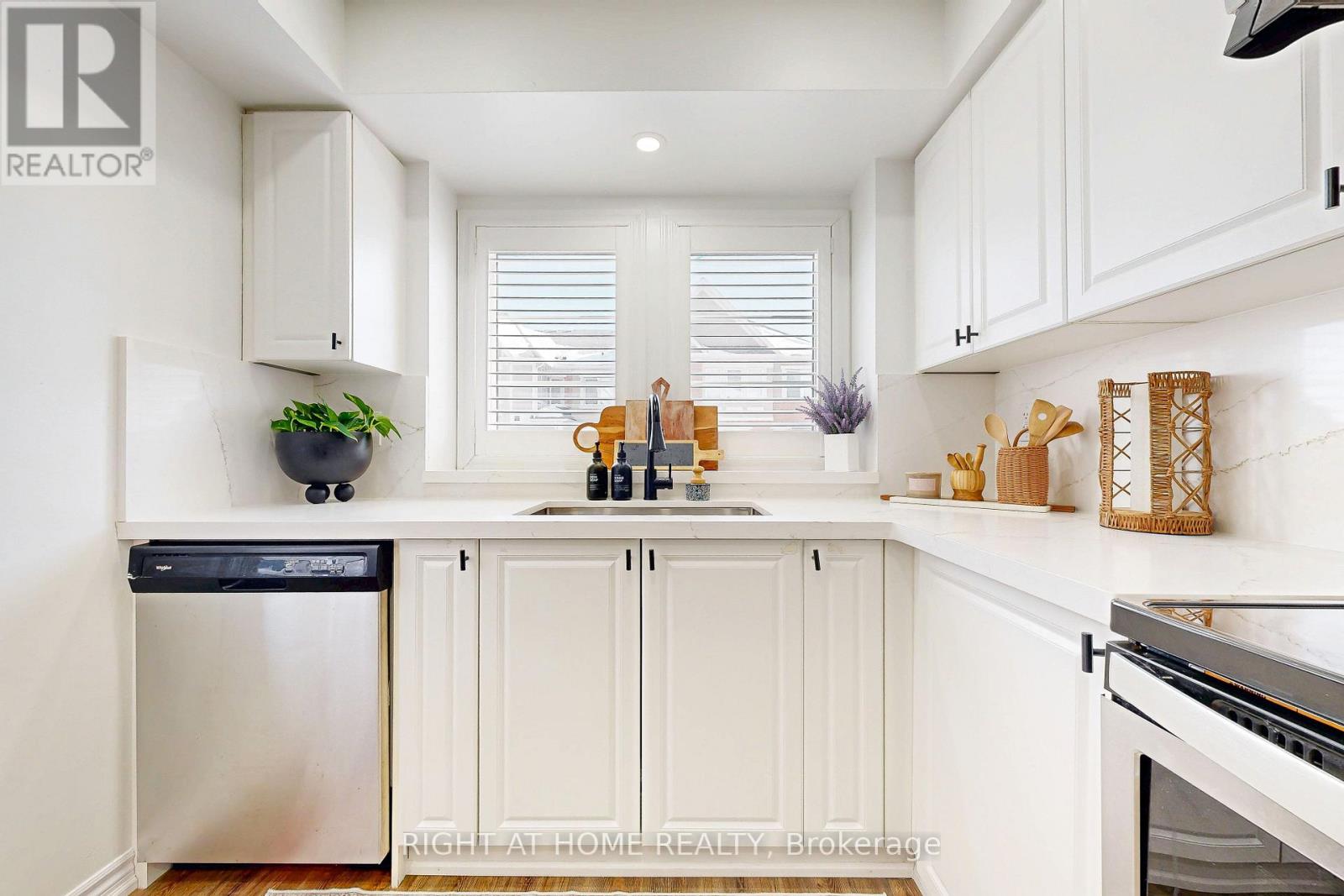 72 Ayers Crescent, Toronto, Ontario  M1L 0C4 - Photo 9 - E12873116