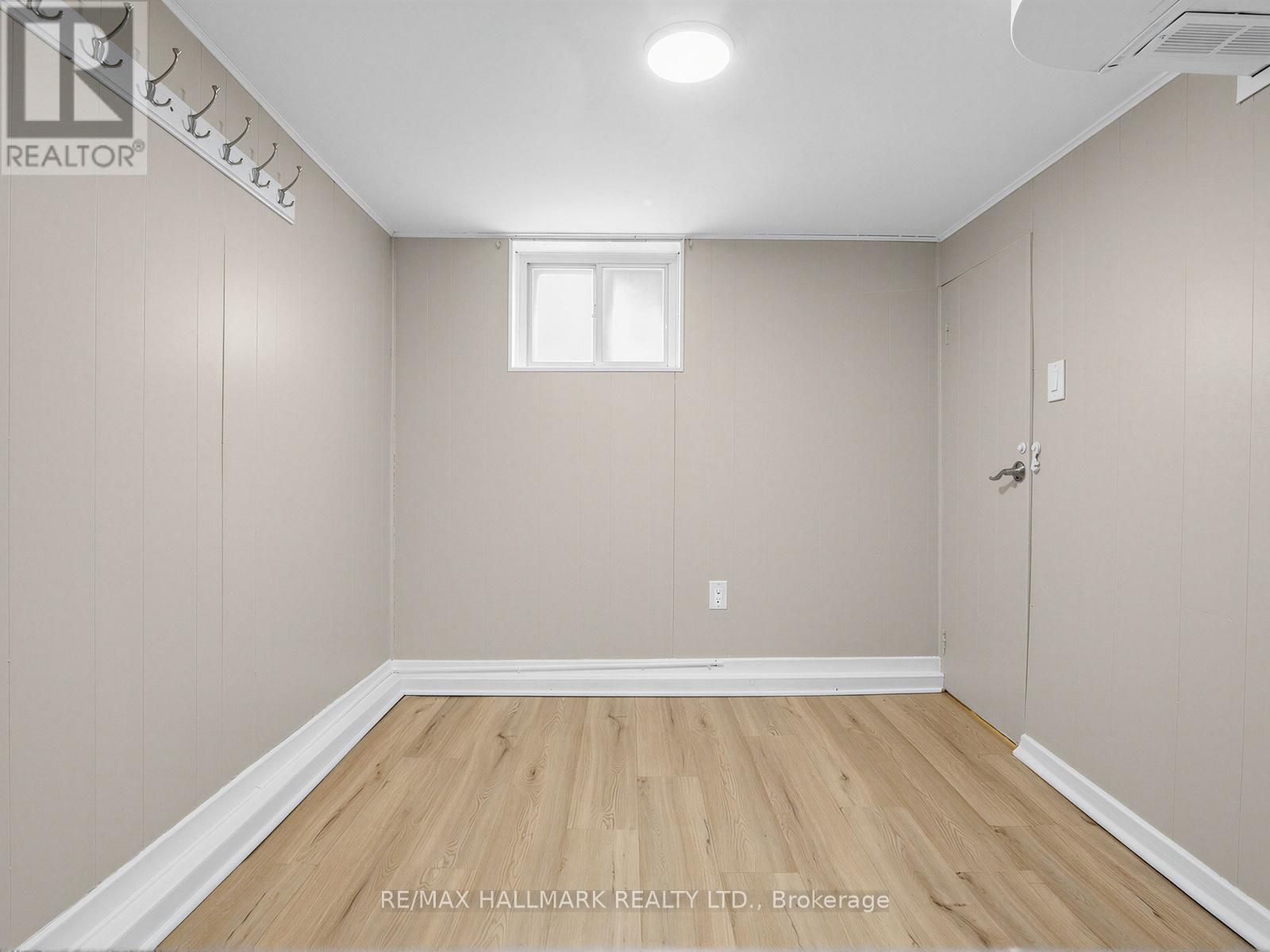 84 St Hubert Avenue, Toronto, Ontario  M4J 3Z5 - Photo 15 - E12873224