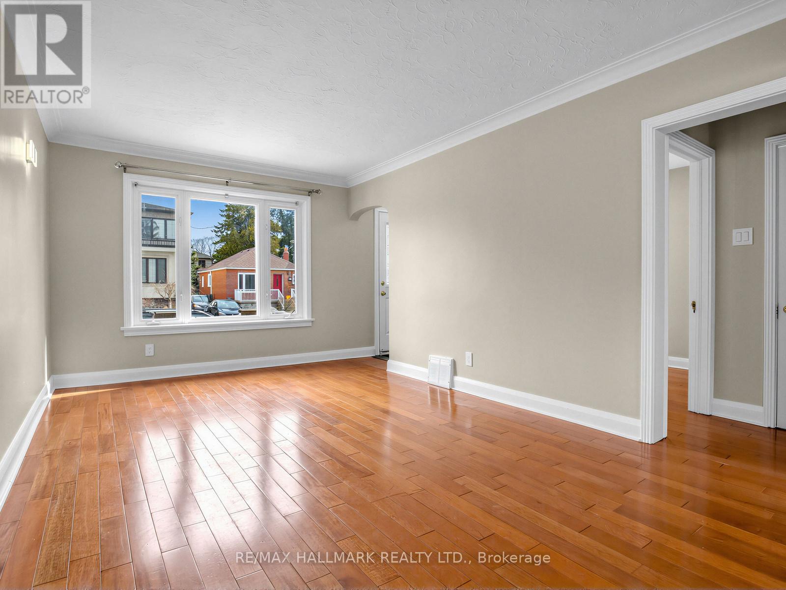 84 St Hubert Avenue, Toronto, Ontario  M4J 3Z5 - Photo 3 - E12873224