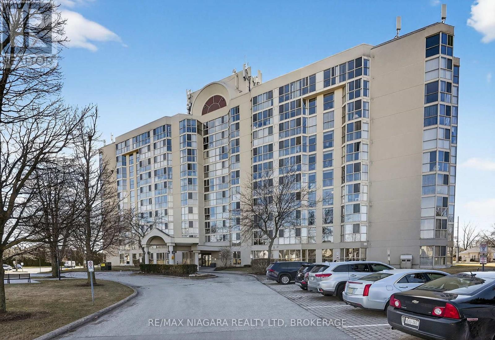 802 - 162 Martindale Road, St. Catharines, Ontario  L2S 3S4 - Photo 2 - X12873076