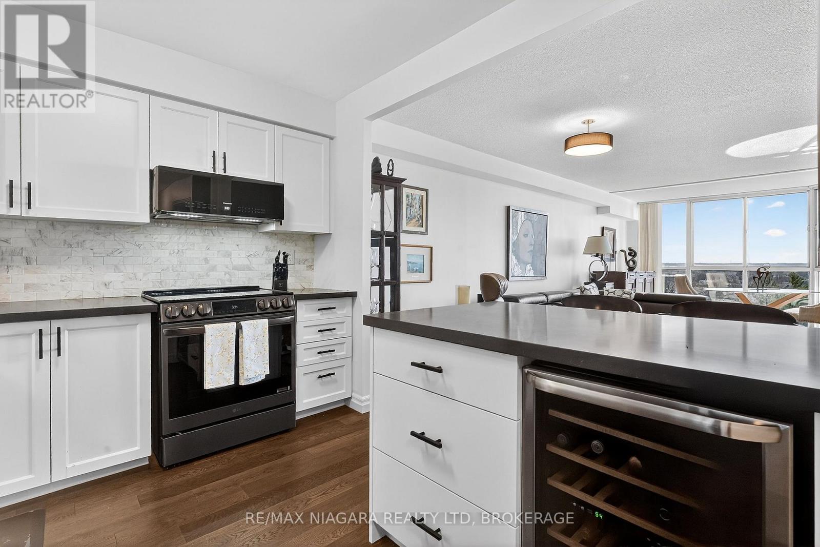 802 - 162 Martindale Road, St. Catharines, Ontario  L2S 3S4 - Photo 7 - X12873076