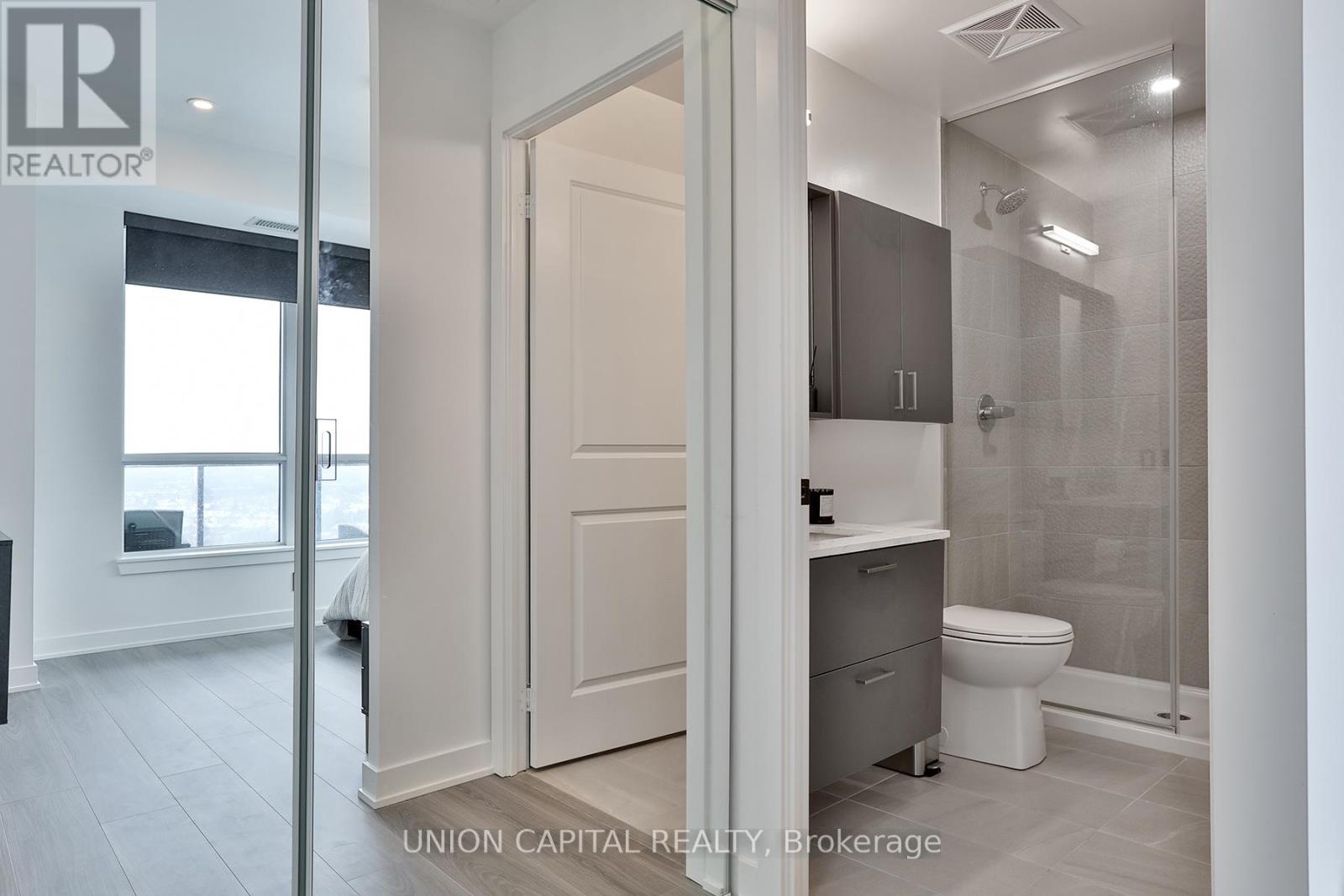 1002 - 30 Upper Mall Way, Vaughan, Ontario  L4J 0L7 - Photo 12 - N12873090