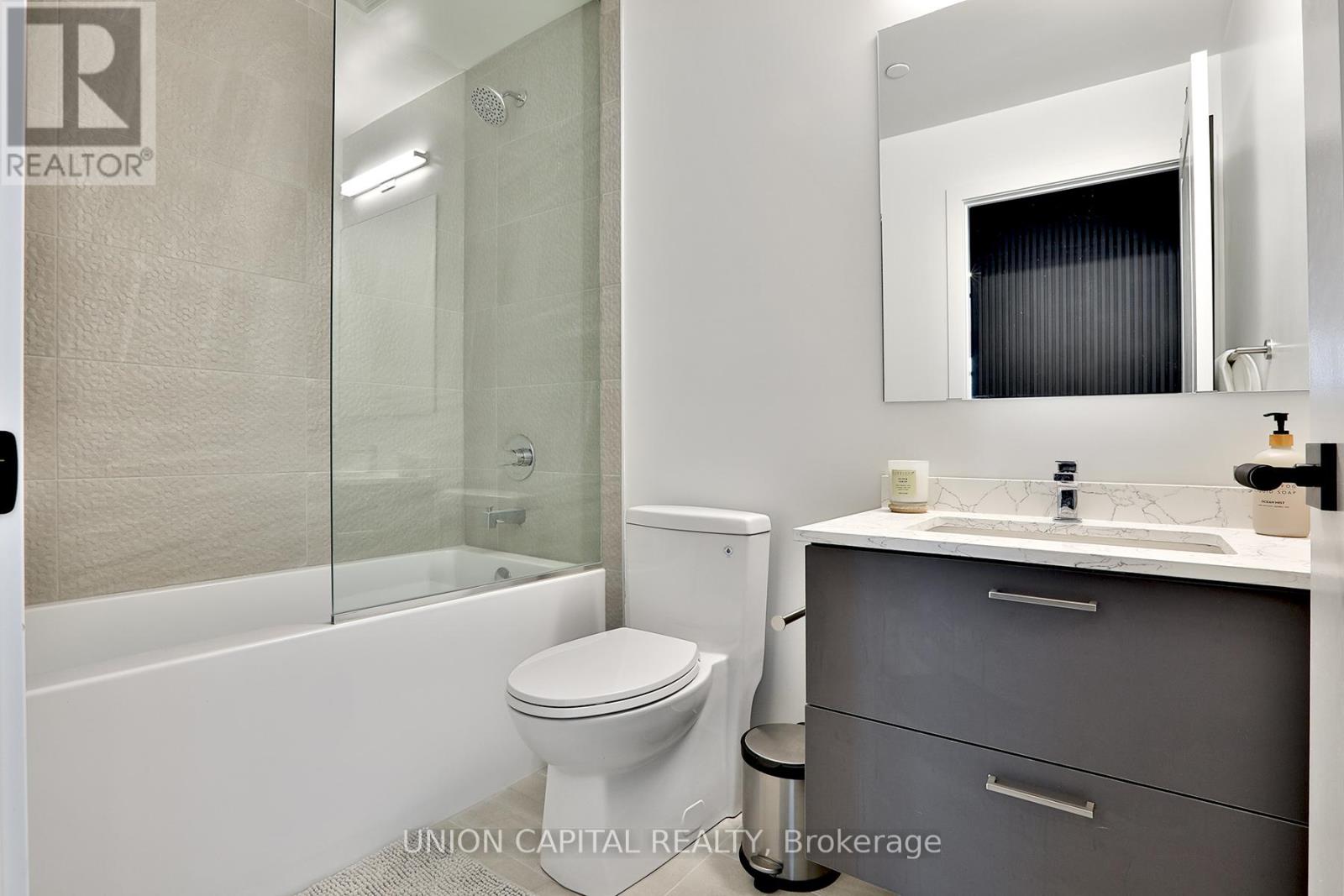 1002 - 30 Upper Mall Way, Vaughan, Ontario  L4J 0L7 - Photo 15 - N12873090