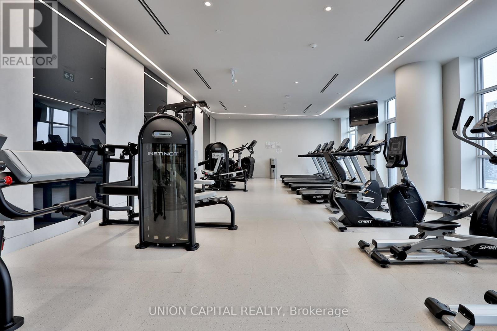 1002 - 30 Upper Mall Way, Vaughan, Ontario  L4J 0L7 - Photo 21 - N12873090