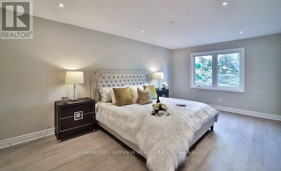 6 Mcclenny Drive, Aurora, Ontario  L4G 5P9 - Photo 16 - N12873166