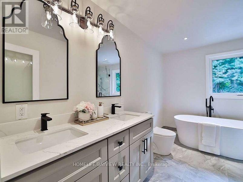 6 Mcclenny Drive, Aurora, Ontario  L4G 5P9 - Photo 17 - N12873166