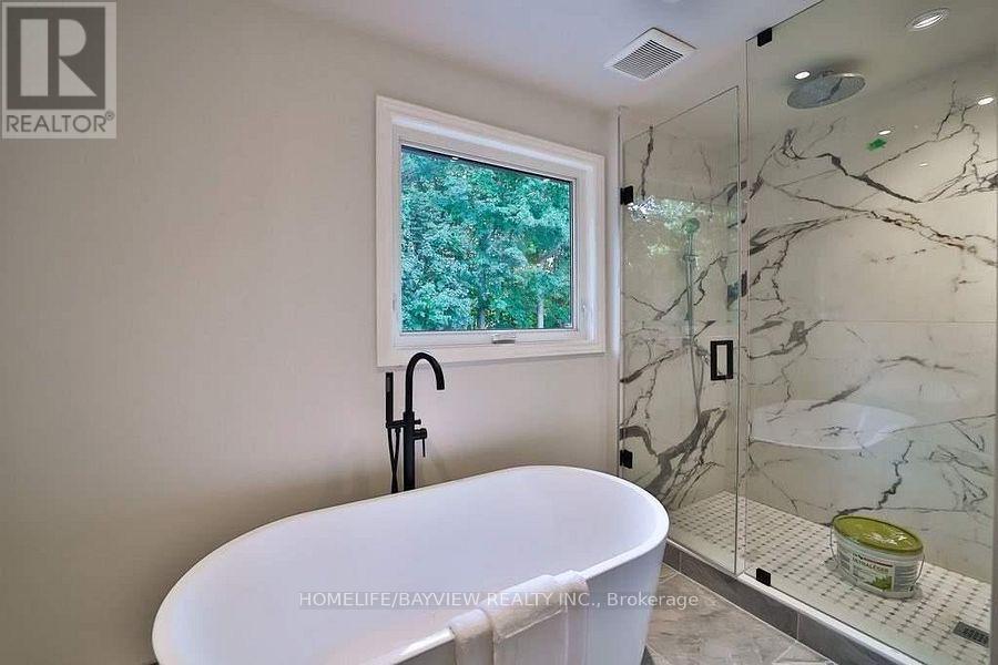 6 Mcclenny Drive, Aurora, Ontario  L4G 5P9 - Photo 18 - N12873166