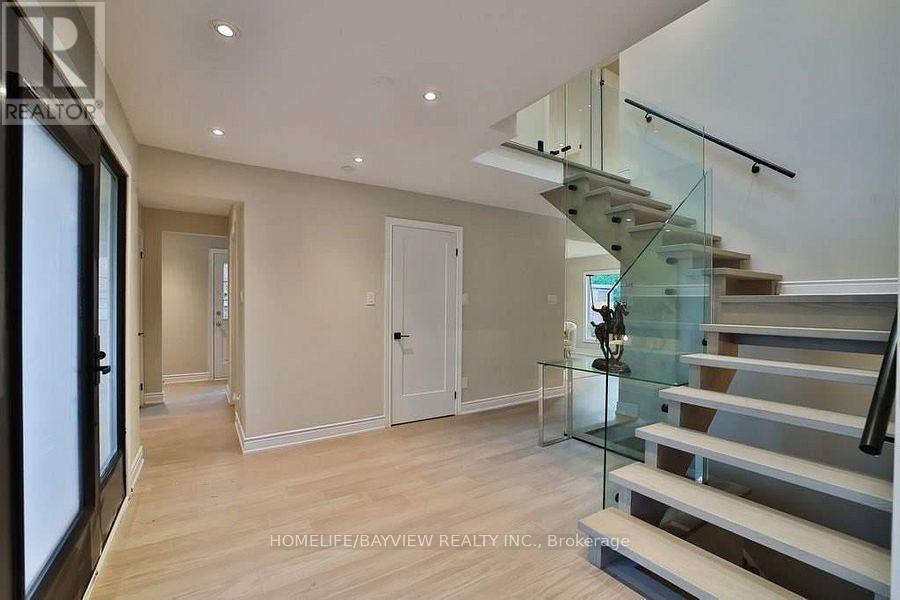 6 Mcclenny Drive, Aurora, Ontario  L4G 5P9 - Photo 22 - N12873166