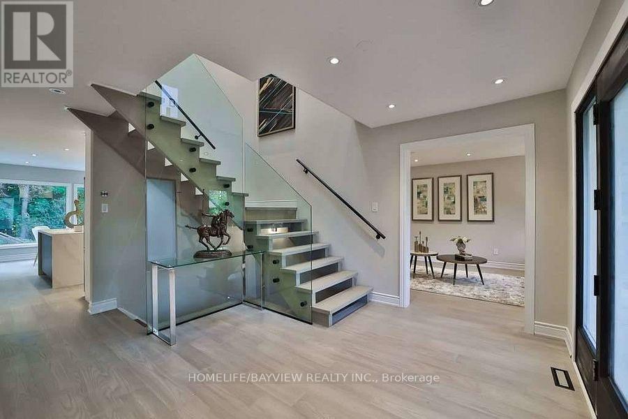 6 Mcclenny Drive, Aurora, Ontario  L4G 5P9 - Photo 23 - N12873166