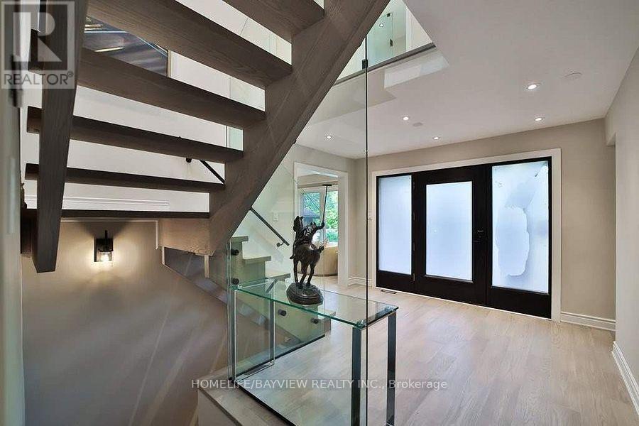 6 Mcclenny Drive, Aurora, Ontario  L4G 5P9 - Photo 25 - N12873166