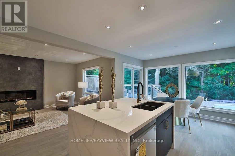 6 Mcclenny Drive, Aurora, Ontario  L4G 5P9 - Photo 7 - N12873166