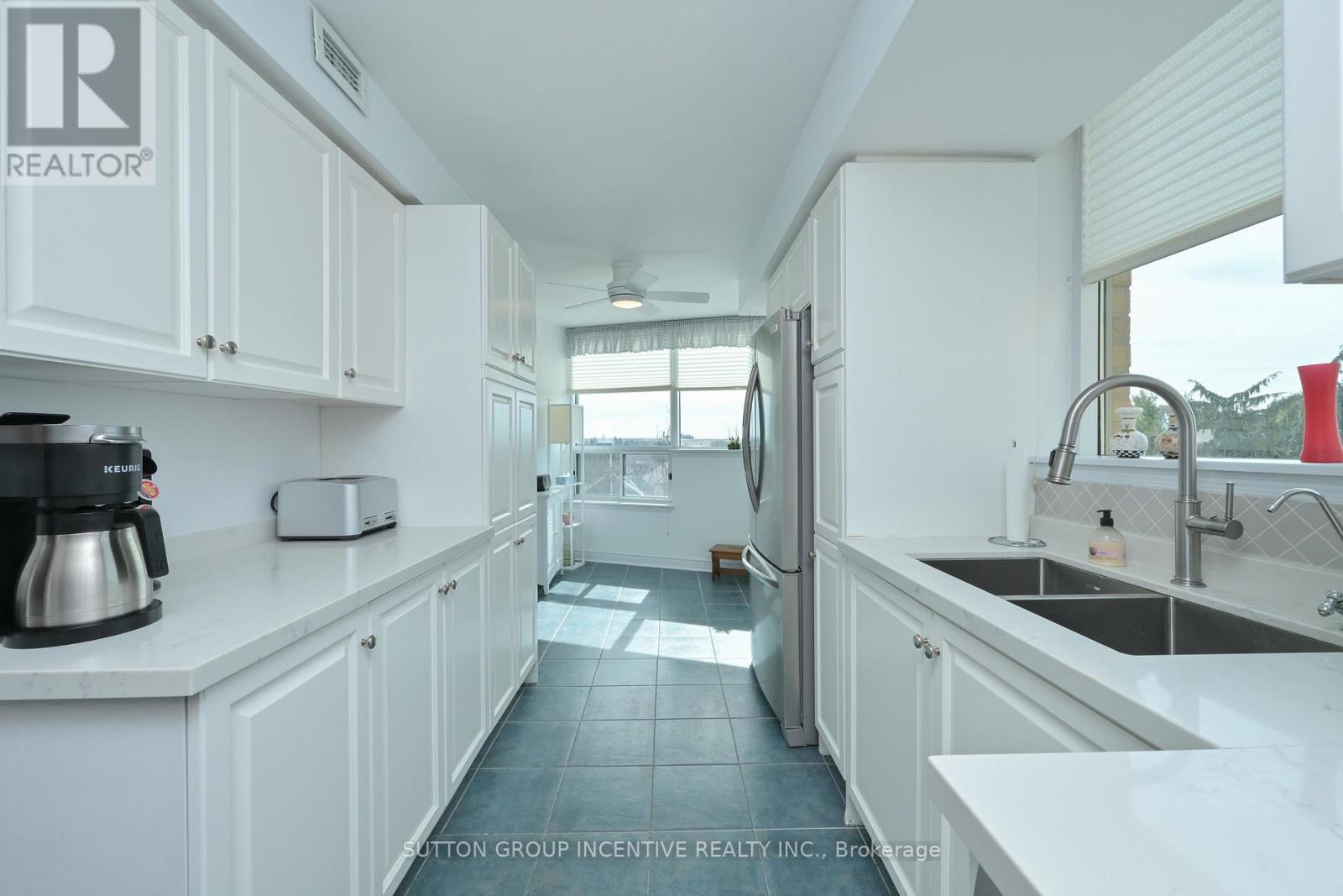 308 - 4 Briar Hill Heights W, New Tecumseth, Ontario  L9R 1Z7 - Photo 8 - N12873240