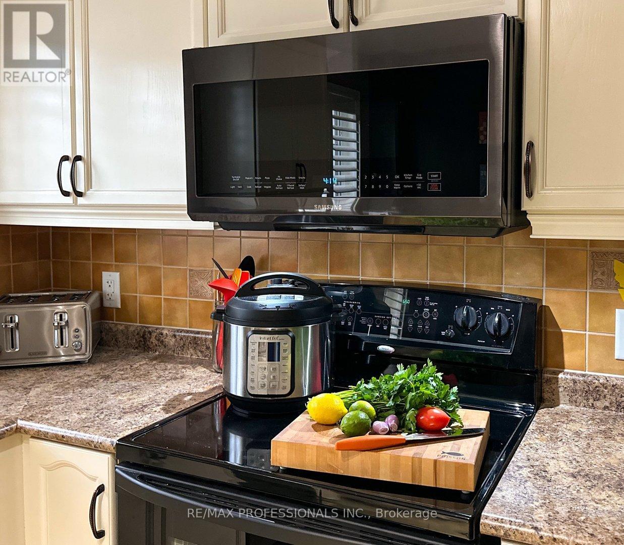 57 Green Briar Drive, Collingwood, Ontario  L9Y 5J2 - Photo 11 - S12873052