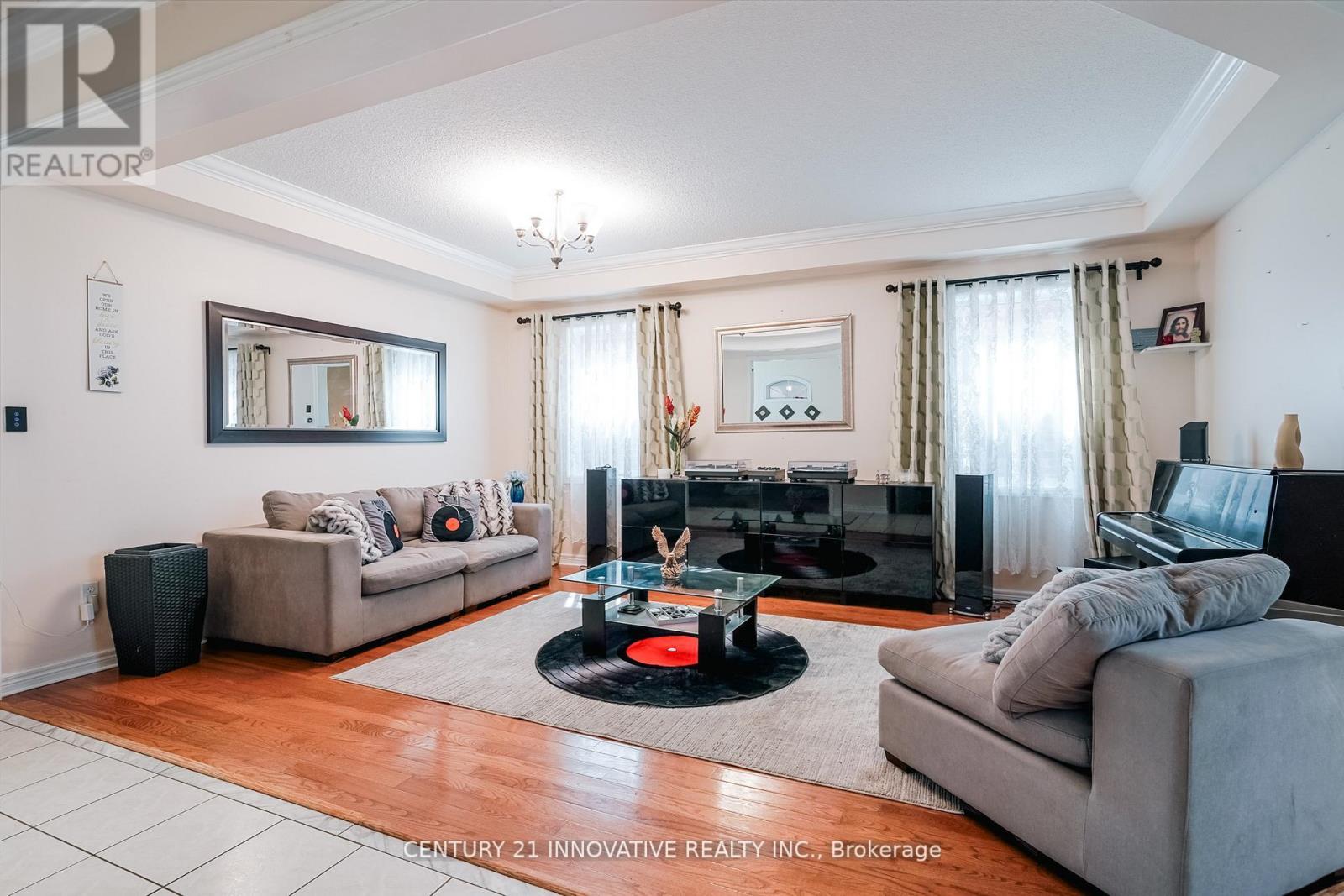 19 Nutmeg Street, Markham, Ontario  L6B 0B7 - Photo 5 - N12873124