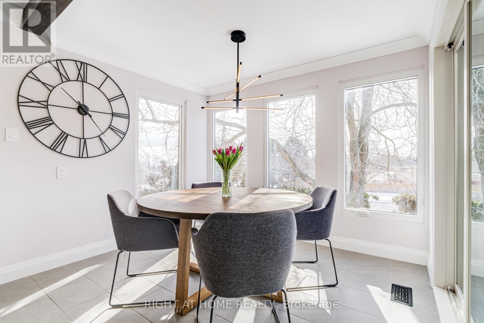 1320 Monmouth Drive, Burlington, Ontario  L7P 3J6 - Photo 10 - W12872074