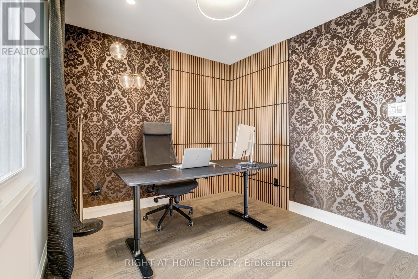 1320 Monmouth Drive, Burlington, Ontario  L7P 3J6 - Photo 35 - W12872074