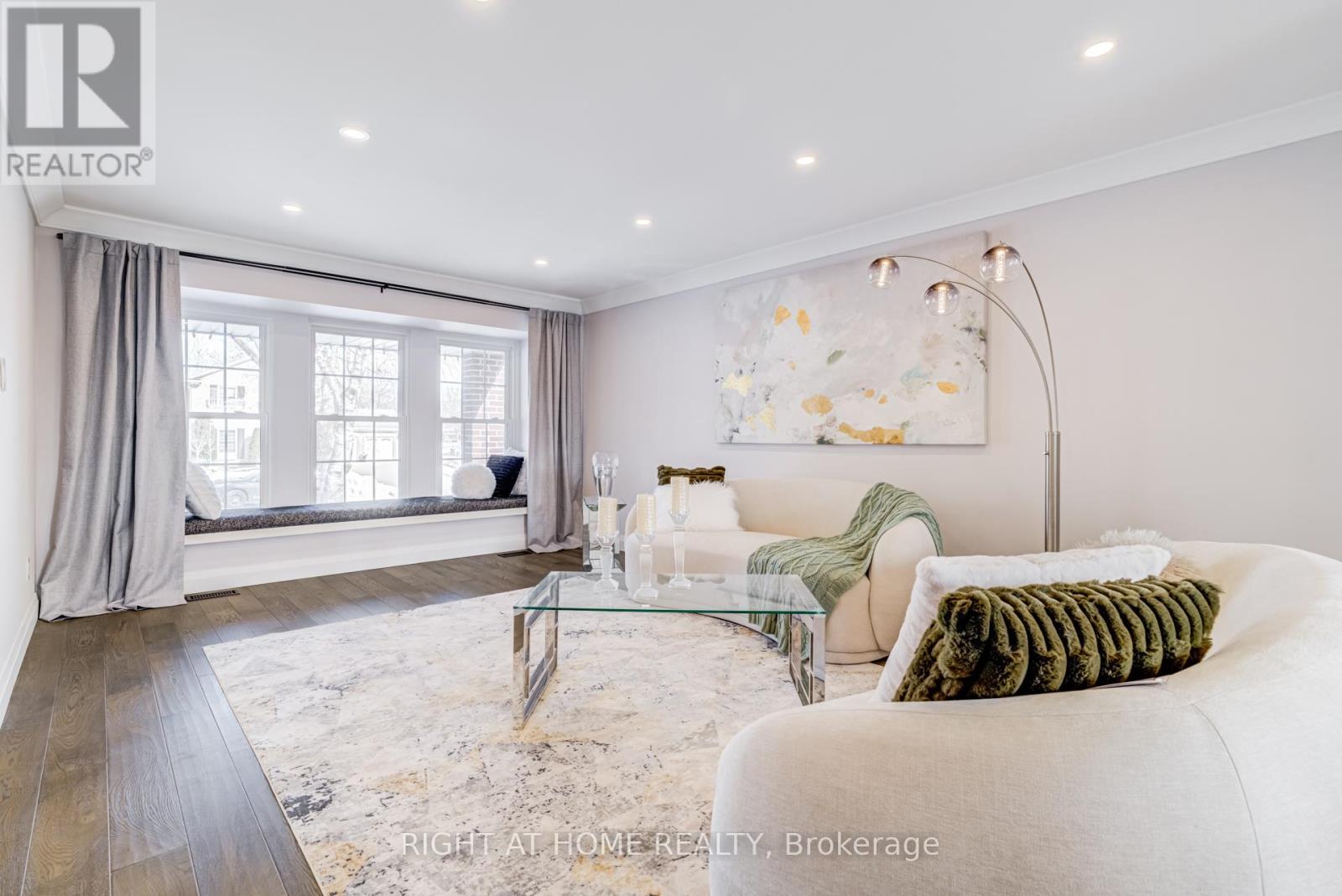 1320 Monmouth Drive, Burlington, Ontario  L7P 3J6 - Photo 6 - W12872074