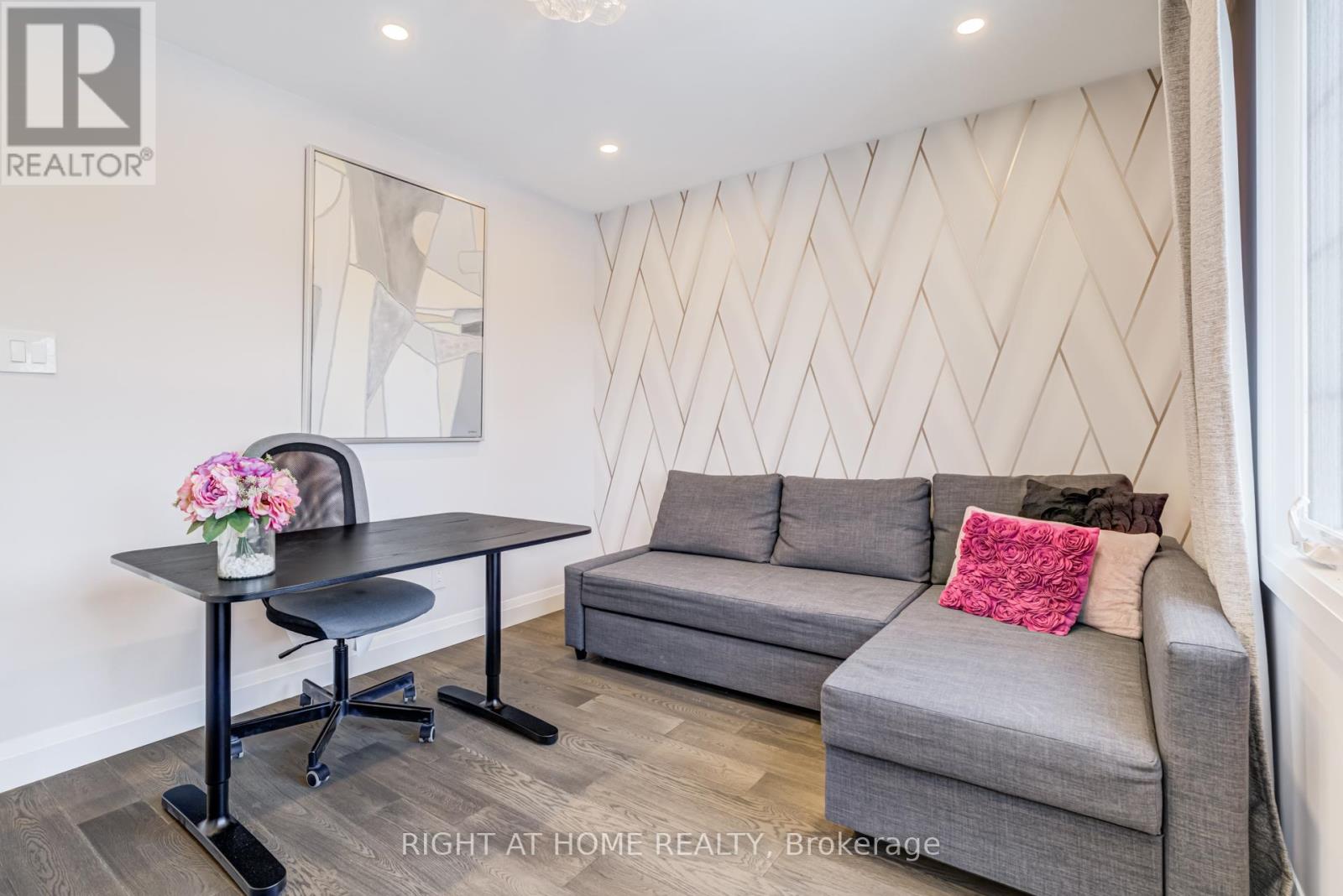 1320 Monmouth Drive, Burlington, Ontario  L7P 3J6 - Photo 28 - W12872074