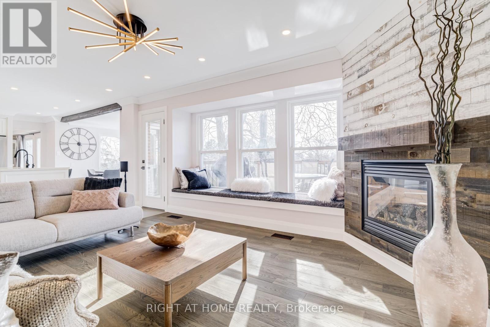 1320 Monmouth Drive, Burlington, Ontario  L7P 3J6 - Photo 15 - W12872074