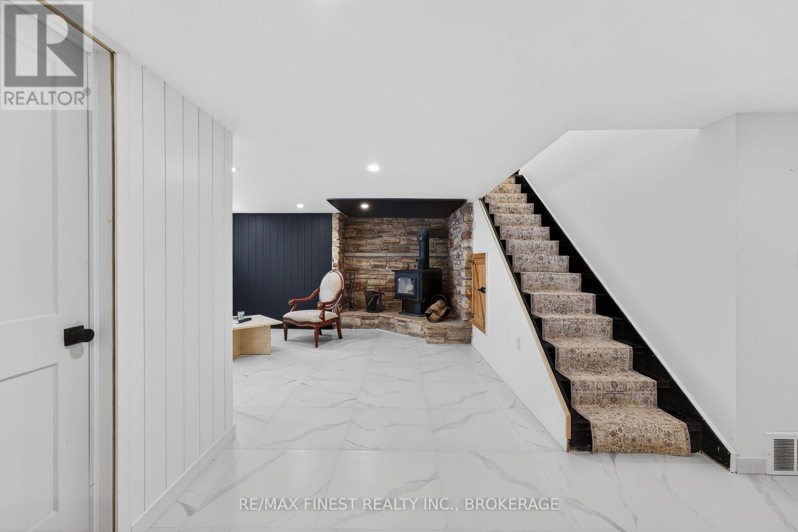 2055 Switzerville Road, Loyalist, Ontario  K7R 3K9 - Photo 18 - X12872584