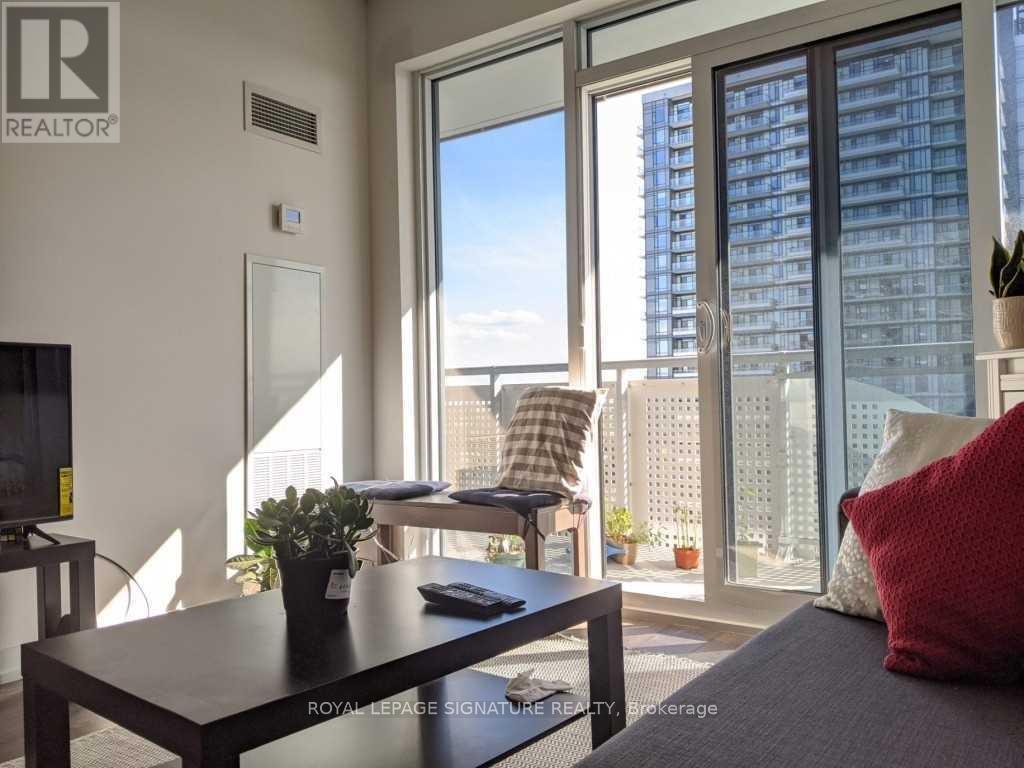 1002 - 2520 Eglinton Avenue W, Mississauga, Ontario  L5M 0Y4 - Photo 5 - W12873072