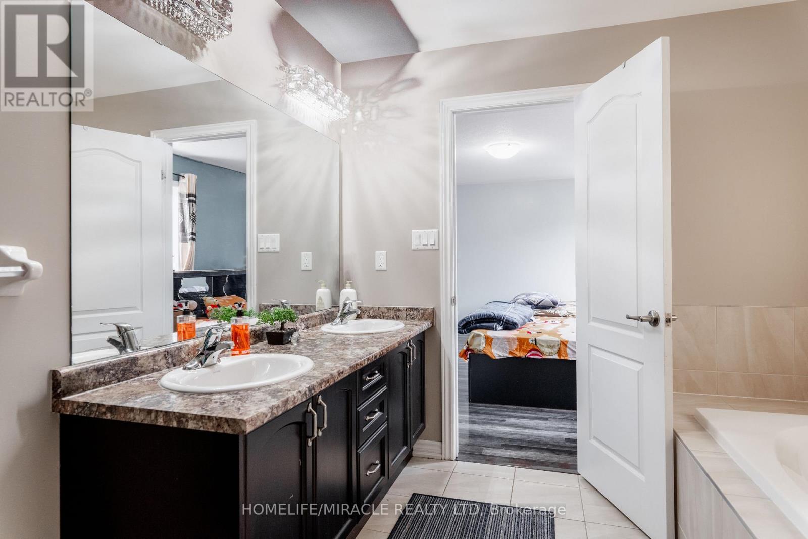 11 Magical Road, Brampton, Ontario  L7A 0G4 - Photo 19 - W12873114