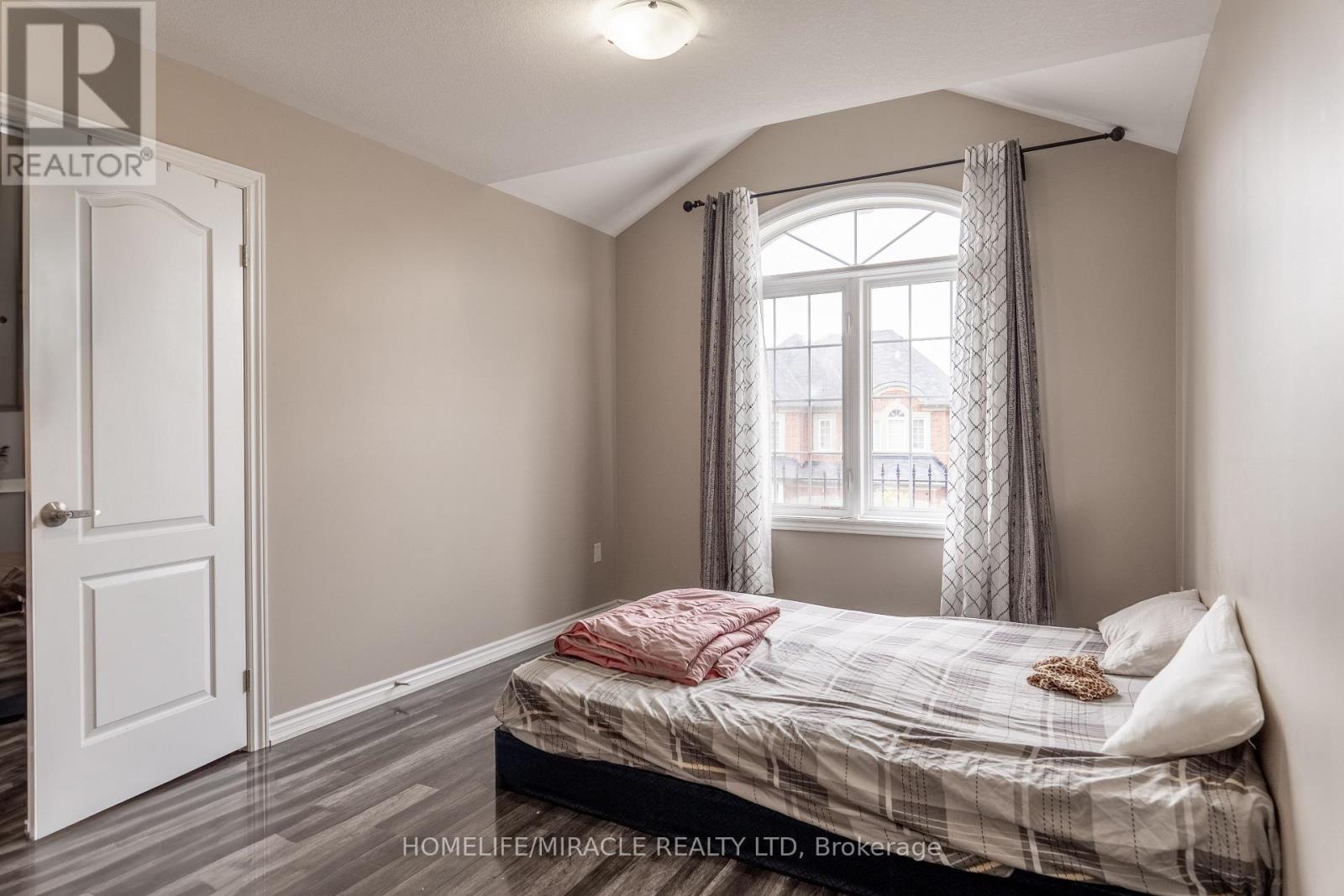 11 Magical Road, Brampton, Ontario  L7A 0G4 - Photo 27 - W12873114