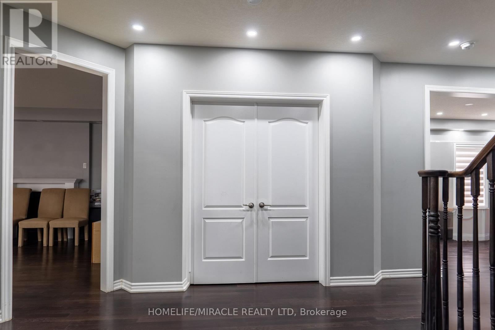 11 Magical Road, Brampton, Ontario  L7A 0G4 - Photo 6 - W12873114